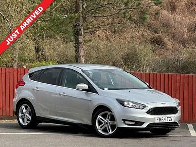 Begagnad Ford Focus Zetec 115 HK (84 kW) 2015 Silver Halvkombi