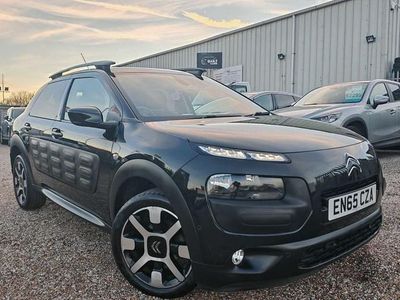 Usado Citroën C4 Cactus Flair 110 HP (80 kW) 2015 Preto Citadino