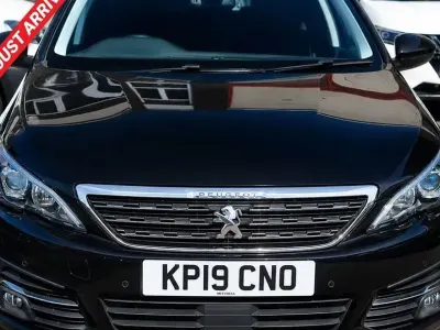 Używany Peugeot 308 SW S 2019 Czarny Kombi