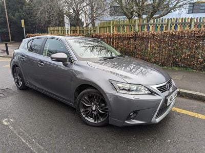 Lexus CT200h