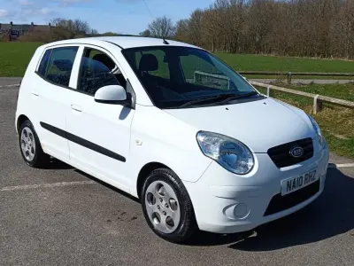 Used Kia Picanto 64 HP (47 kW) 2010 White Hatchback