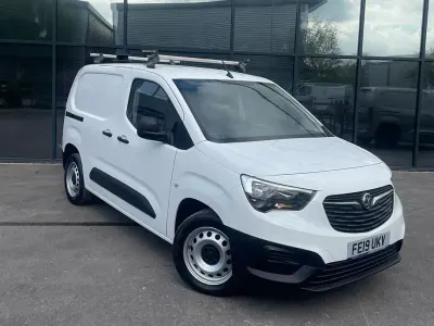 Używany Vauxhall Combo Edition 100 KM (73 kW) 2019 Biały Minivan