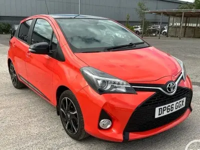 Używany Toyota Yaris Edition 2016 Pomarańczowy Hatchback