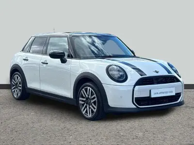 Usado Mini Cooper Hatch 154 CV (113 kW) 2024 Blanco Utilitario