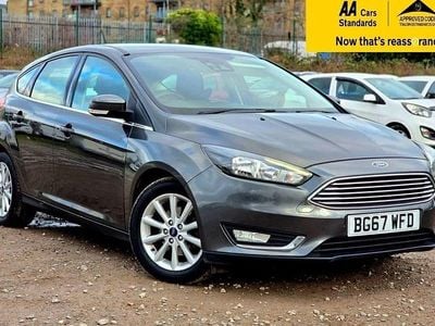 Used Ford Focus Titanium 125 HP (91 kW) 2017 Grey Hatchback