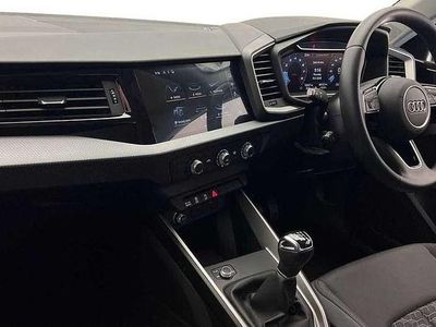 Used Audi A1 Sport 108 HP (79 kW) 2022 White SUV