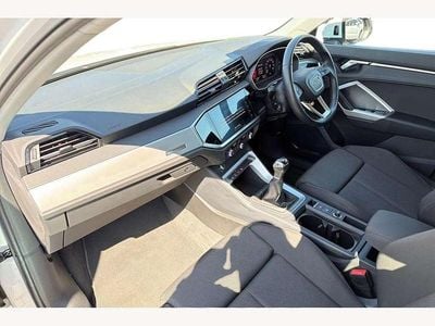 Używany Audi Q3 Sport 150 KM (110 kW) 2020 Biały SUV