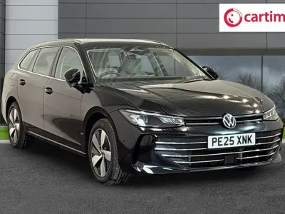 Begagnad VW Passat Life 2025 Svart Kombi