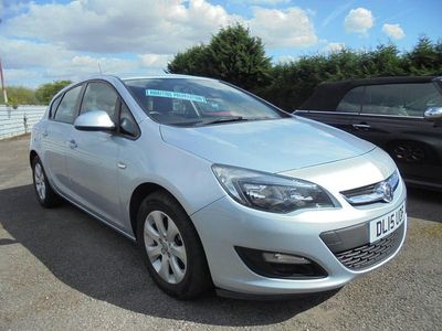 Used Vauxhall Astra Design Edition 2015 Silver Hatchback