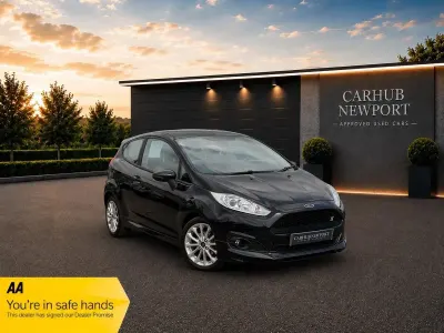 Usado Ford Fiesta Zetec 125 HP (91 kW) 2015 Preto Citadino