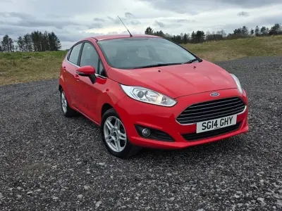 Used Ford Fiesta Zetec 75 HP (55 kW) 2014 Red Hatchback