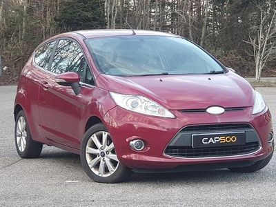 Usado Ford Fiesta Zetec 96 HP (70 kW) 2009 Vermelho Citadino