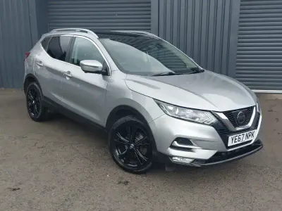 Używany Nissan Qashqai N-Connecta 110 KM (80 kW) 2017 Srebrny SUV