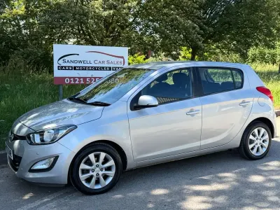 Used Hyundai i20 Active 101 HP (74 kW) 2012 Silver Hatchback