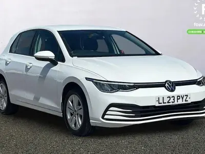 Used VW Golf VIII Life 150 HP (110 kW) 2023 White Hatchback