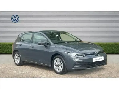 Używany VW Golf VIII Life 131 KM (96 kW) 2023 Szary Hatchback