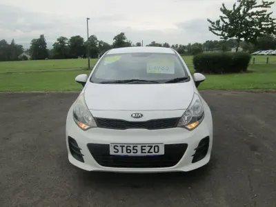 Used Kia Rio 84 HP (61 kW) 2015 White Hatchback