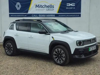 Used Renault R4 Iconic 110 kW (150 HP) 2025 White with black roof  Estate