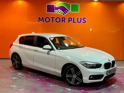 Usado BMW 118 Sport Line 136 CV (100 kW) 2015 Blanco Utilitario