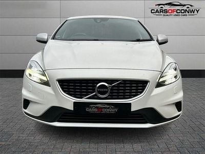 Used Volvo V40 R-Design 190 HP (139 kW) 2017 White Estate