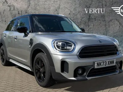 Usado Mini Cooper Countryman Classic 134 CV (98 kW) 2023 Plateado SUV