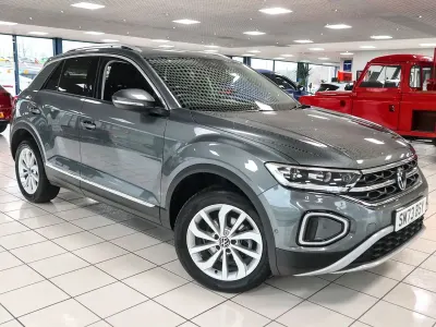 Begagnad VW T-Roc Style 2023 Grå SUV