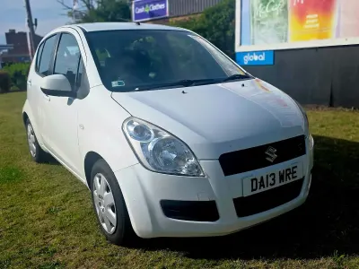 Used Suzuki Splash SZ3 2013 White Hatchback