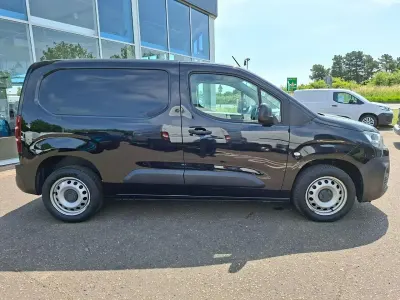 Used Citroën Berlingo 100 HP (73 kW) 2023 Black MPV