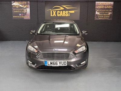Used Ford Focus Titanium 125 HP (91 kW) 2016 Grey Hatchback