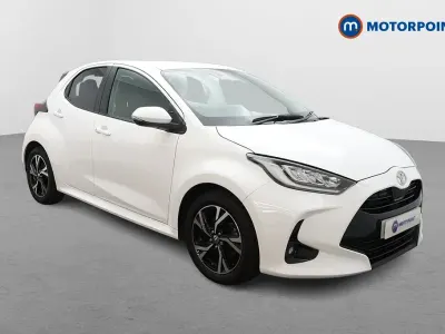 Używany Toyota Yaris Hybrid Design 2024 Biały Hatchback