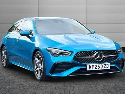 Begagnad Mercedes CLA180 Executive 136 HK (100 kW) 2025 Blå Sedan