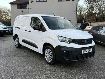 White Used 2022 Peugeot Partner Premium MPV | £8,290 (Good price)