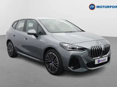 Begagnad BMW 225 M Sport 2024 Grå Halvkombi