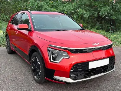 Używany Kia Niro 150 kW (204 KM) 2023 Czerwony SUV