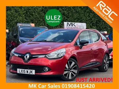 Used Renault Clio Dynamique 90 HP (66 kW) 2015 Flame red Hatchback
