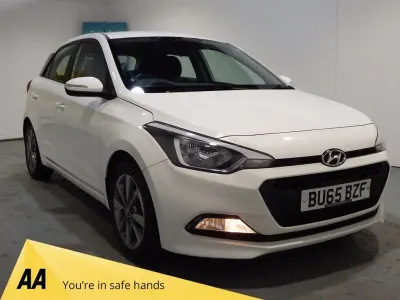 Used Hyundai i20 SE 84 HP (61 kW) 2015 White Hatchback