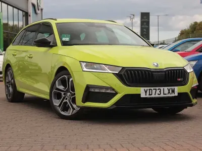Used Skoda Octavia vRS 245 HP (180 kW) 2023 Hyper green Estate