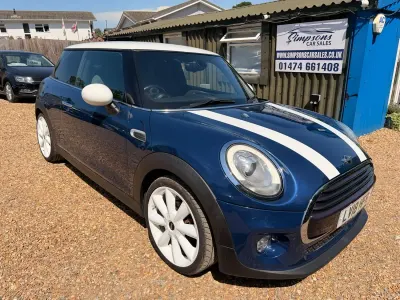 Used Mini Cooper Hatch 136 HP (100 kW) 2018 Blue Hatchback