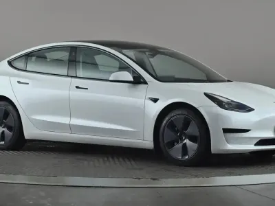 Usado Tesla Model 3 Standard Range 180 kW (245 HP) 2022 Branco Sedan