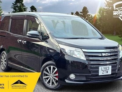 Black Used 2014 Toyota Noah MPV | £9,750 (Fair price)