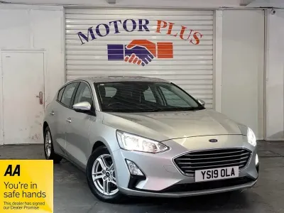 Usado Ford Focus Zetec 120 HP (88 kW) 2019 Prateado Citadino