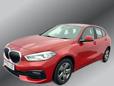 Begagnad BMW 118 Performance 2020 Röd Halvkombi