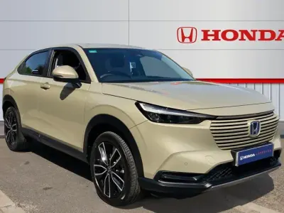 Używany Honda HR-V Elegance 131 KM (96 kW) 2023 Beżowy SUV