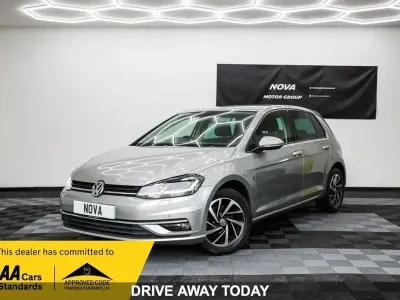 Używany VW Golf VII Edition 115 KM (84 kW) 2020 Srebrny Hatchback