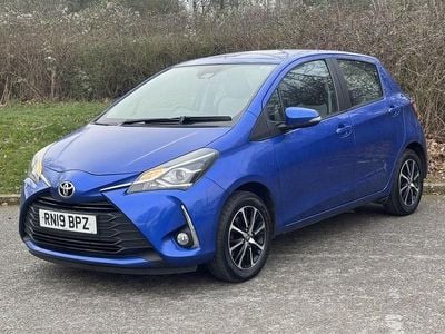 Used Toyota Yaris 111 HP (81 kW) 2019 Blue Hatchback