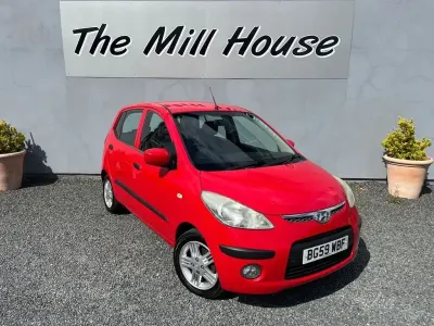 Usado Hyundai i10 Comfort 78 HP (57 kW) 2010 Vermelho Citadino
