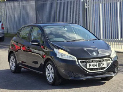 Used Peugeot 208 Access 82 HP (60 kW) 2014 Black Hatchback
