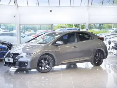 Begagnad Honda Civic Sport 120 HK (88 kW) 2015 Silver Halvkombi