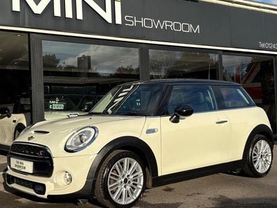 White Used 2014 Mini Cooper S Chili Hatchback | £10,995 (Fair price)