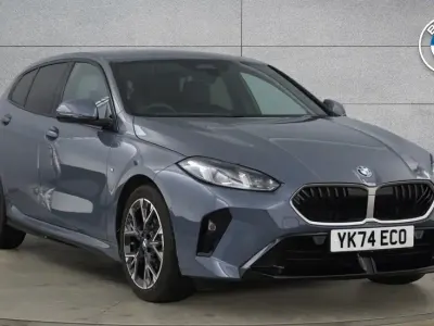 Begagnad BMW 120 M Sport 168 HK (123 kW) 2025 Grå Halvkombi